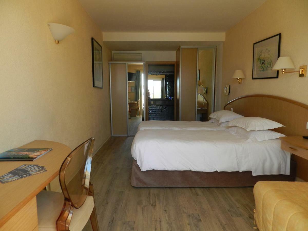 Grand Hotel Moriaz Le Lavandou Exterior photo